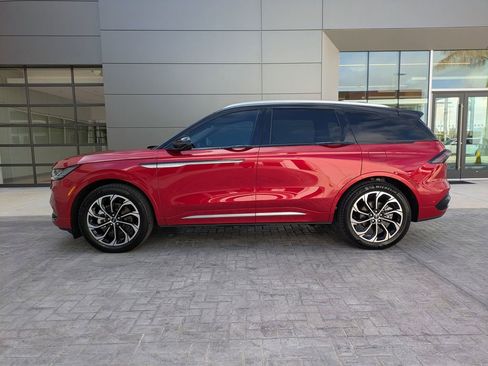 Certified 2024 Lincoln Nautilus Reserve w/ Equipment Group 202A image 8