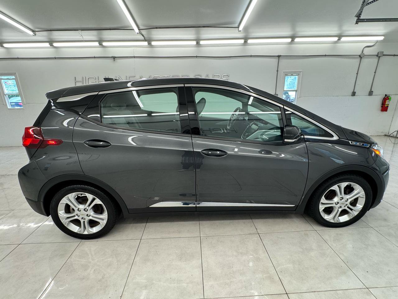 Used 2020 Chevrolet Bolt LT FWD image 4