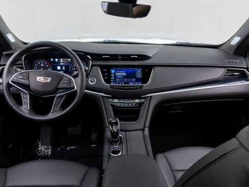 Certified 2025 Cadillac XT5 Premium Luxury w/ Technology Package AWD/4WD image 12