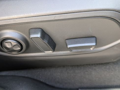 Used 2024 Jeep Grand Cherokee Limited image 8