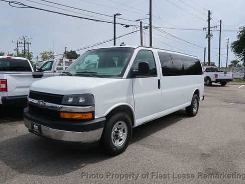 Used 2018 Chevrolet Express 3500 LT w/ LT Preferred Equipment Group RWD image 34