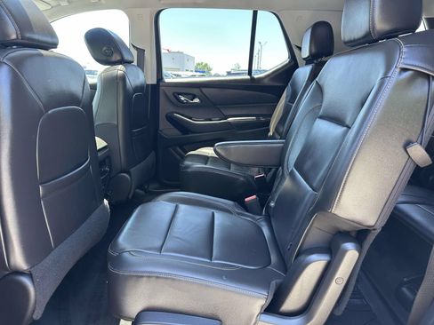 Used 2021 Chevrolet Traverse LT w/ LT Premium Package AWD/4WD image 23