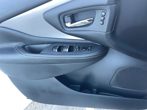 Used 2023 Nissan Murano SL w/ SL Moonroof Package image 10