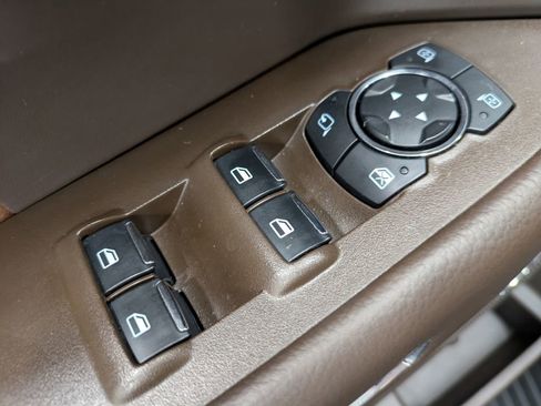 Used 2024 Ford Expedition King Ranch image 10