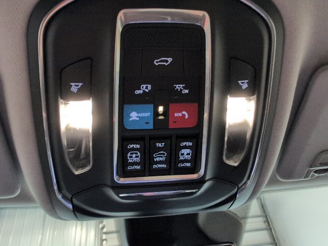 Used 2024 Jeep Grand Cherokee Limited w/ Luxury Tech Group II AWD/4WD image 31