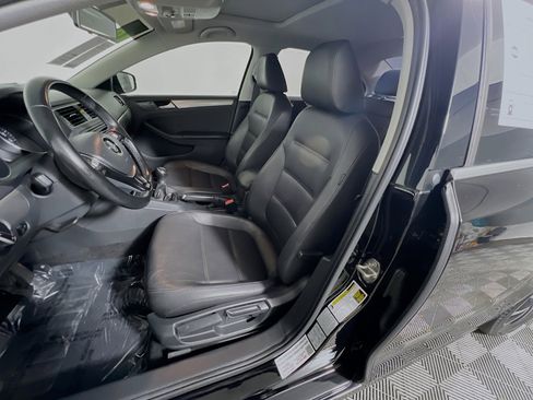 Used 2018 Volkswagen Jetta Wolfsburg Edition image 15