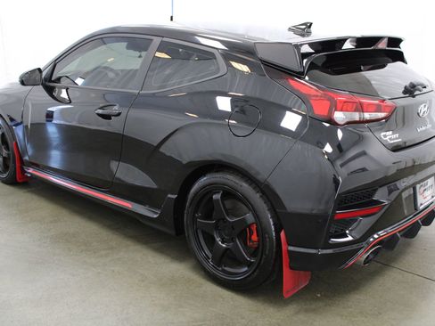 Used 2020 Hyundai Veloster N w/ Performance Package image 7