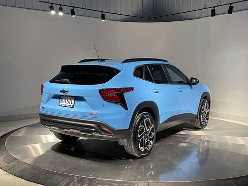 Used 2024 Chevrolet Trax RS image 11