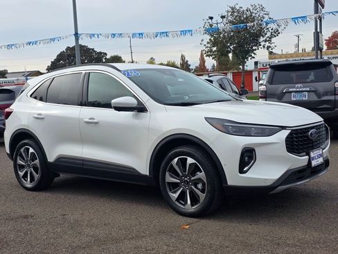 Used 2023 Ford Escape Platinum w/ Premium Technology Package image 32