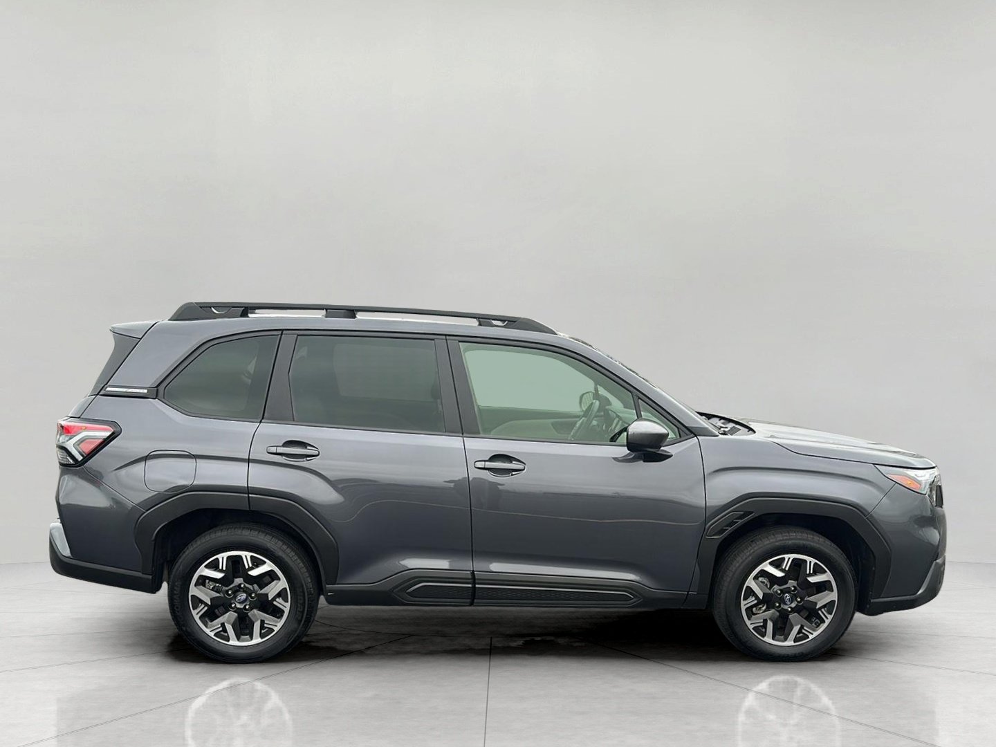 Used 2025 Subaru Forester Premium w/ Convenience Package #1 AWD/4WD image 8