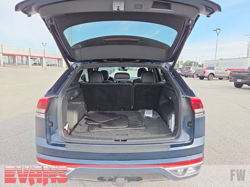 Used 2022 Volkswagen Atlas Cross Sport SEL Premium R-Line AWD/4WD image 30