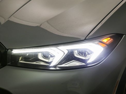 Used 2024 BMW 330i Sedan w/ M Sport Package RWD image 8