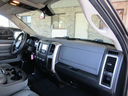 Used 2019 RAM 1500 Classic SLT RWD image 10