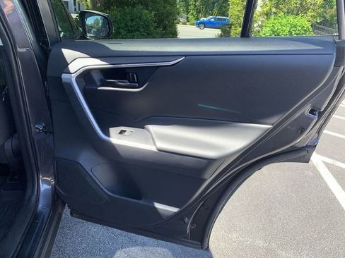 Used 2025 Toyota RAV4 LE AWD/4WD image 11