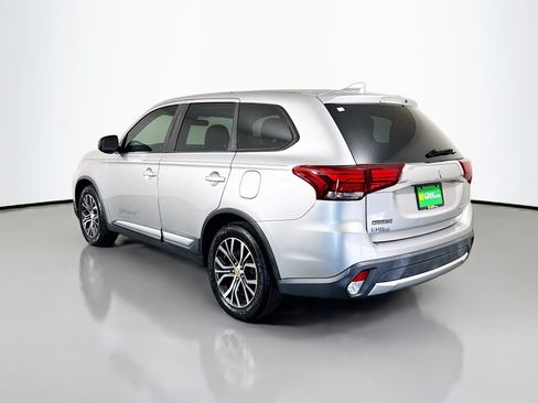 Used 2018 Mitsubishi Outlander ES FWD image 7
