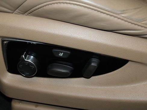 Used 2019 Cadillac Escalade Platinum AWD/4WD image 46