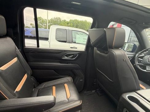 Used 2021 GMC Yukon XL AT4 w/ AT4 Premium Plus Package AWD/4WD image 9
