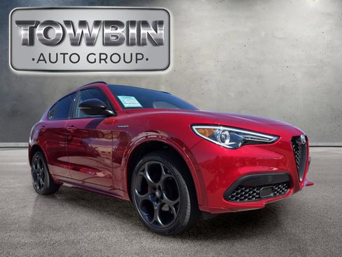 Used 2023 Alfa Romeo Stelvio Veloce AWD/4WD image 2