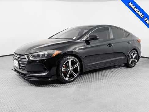Used 2018 Hyundai Elantra SE FWD image 2