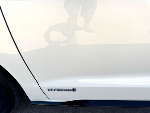 Used 2021 Toyota Sienna Limited image 34