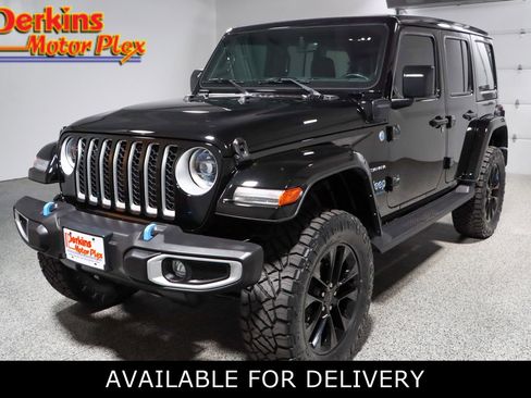 Used 2023 Jeep Wrangler Unlimited Sahara w/ Cold Weather Group AWD/4WD image 1
