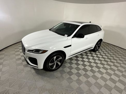Used 2025 Jaguar F-PACE R-Dynamic S image 9