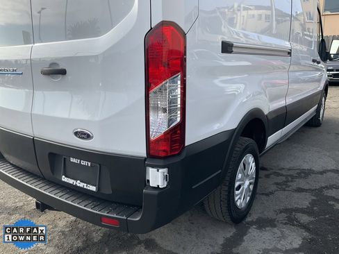 Used 2022 Ford E-Transit Medium Roof image 56