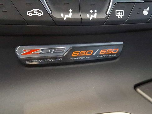 Used 2015 Chevrolet Corvette Z06 w/ 2LZ Preferred Equipment Group image 22