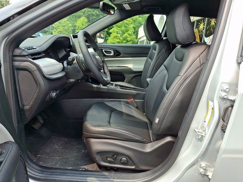 New 2026 Jeep Compass Limited AWD/4WD image 9