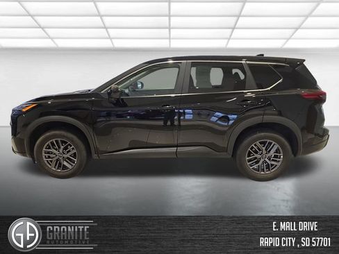 Used 2026 Nissan Rogue SV AWD/4WD image 3