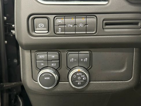 Used 2024 GMC Yukon SLT image 51