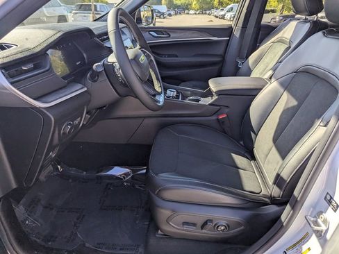 New 2026 Jeep Grand Cherokee Altitude RWD image 12