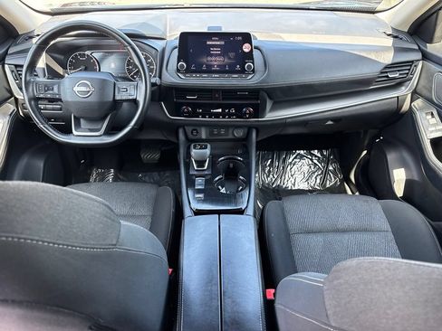 Used 2025 Nissan Rogue SV FWD image 18