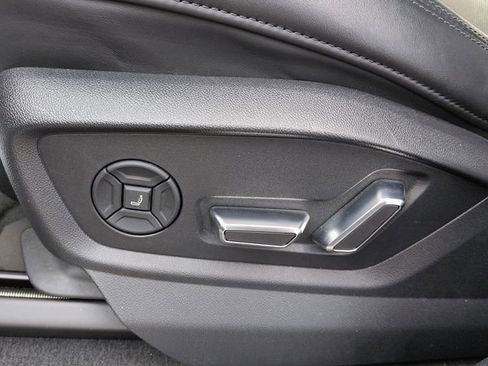 Used 2019 Audi Q8 Prestige w/ Luxury Package image 16