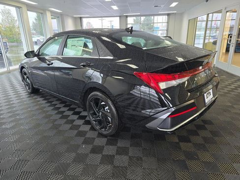 New 2026 Hyundai Elantra SEL Sport Premium w/ Cargo Package FWD image 5