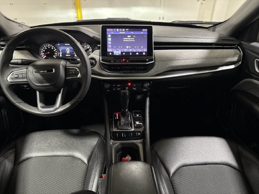 Used 2024 Jeep Compass Latitude AWD/4WD image 10