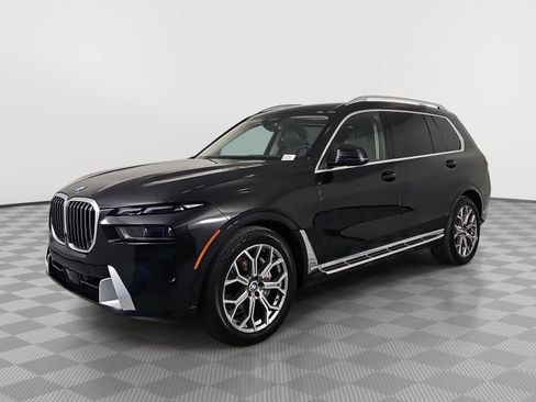 Used 2025 BMW X7 xDrive40i AWD/4WD image 4