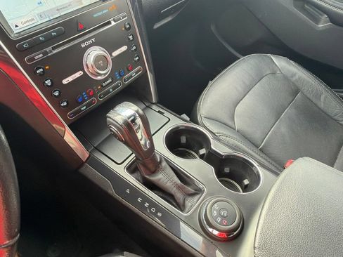 Used 2018 Ford Explorer Limited w/ Equipment Group 301A AWD/4WD image 33