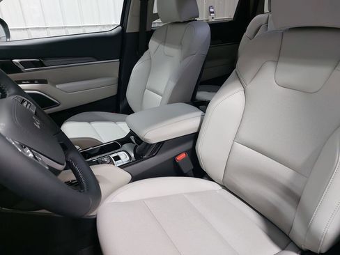 New 2025 Kia Telluride S image 17