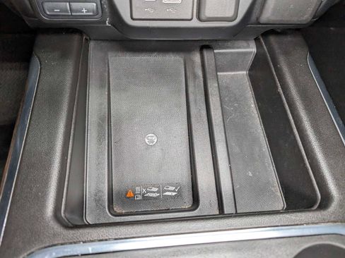 Used 2023 GMC Sierra 3500 Denali w/ Denali Ultimate Package image 30