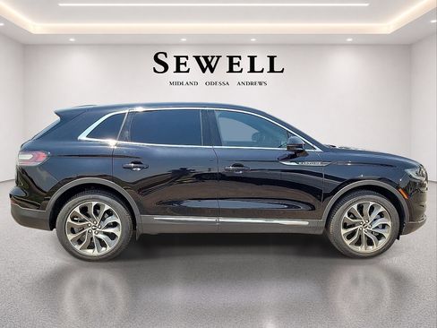 Certified 2023 Lincoln Nautilus Reserve w/ Luxury Package AWD/4WD image 9
