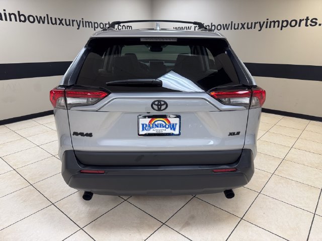 Used 2025 Toyota RAV4 XLE Premium FWD image 5