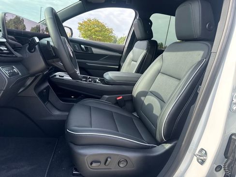 New 2026 Buick Enclave Preferred w/ Power Package FWD image 15