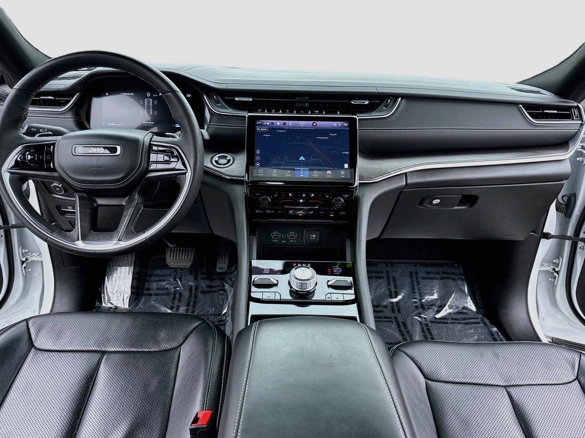 Used 2023 Jeep Grand Cherokee Overland AWD/4WD image 14