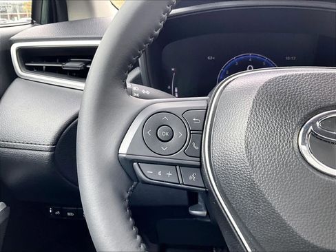 Used 2026 Toyota Corolla Cross LE w/ Moonroof Package image 23