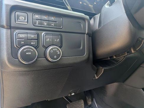 Used 2025 Chevrolet Tahoe LT image 15