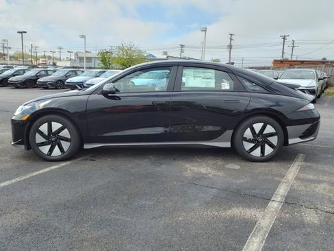 New 2025 Hyundai Ioniq 6 SE AWD/4WD image 4