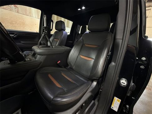 Certified 2022 GMC Sierra 1500 AT4 w/ AT4 Preferred Package image 11