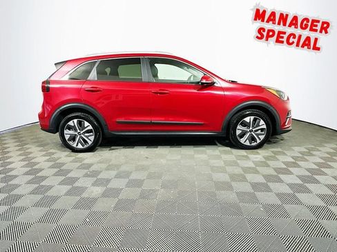 Used 2022 Kia Niro EX FWD image 9