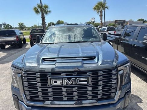 Used 2024 GMC Sierra 3500 Denali Ultimate AWD/4WD image 9